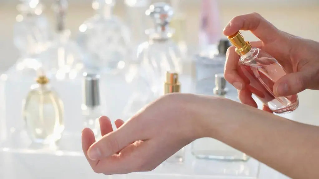 המדריך השלם לבחירת בושם יוקרתי לנשים ולגברים