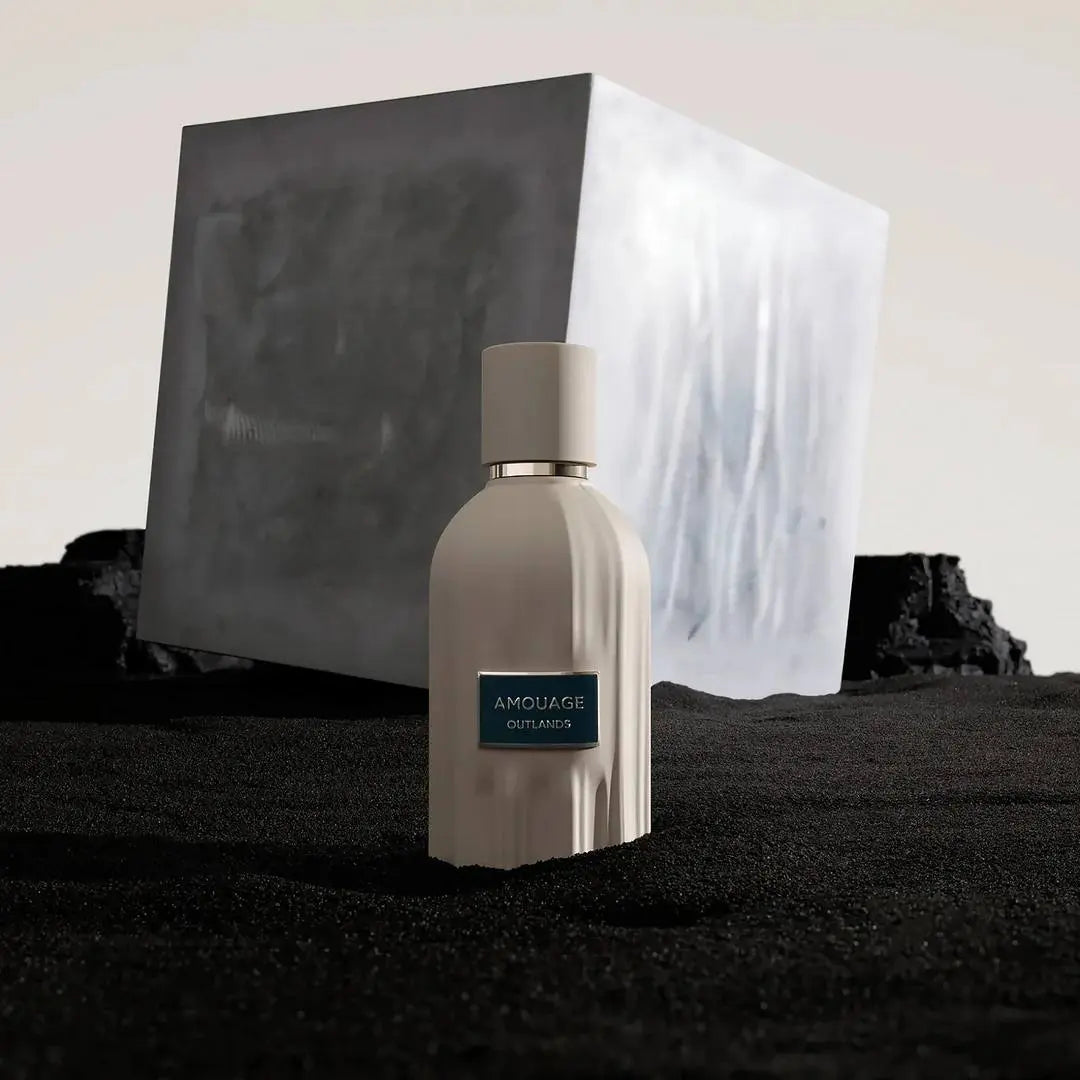 Outlands Amouage – ניחוח יוקרתי עם נוכחות עצית-אלגנטית