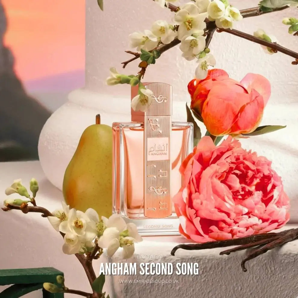 בושם Angham Second Song מבית Lattafa לנשים 100 מ"ל, מבט חזיתי על בקבוק היוקרה המעוצב שמבטיח ניחוח נשי ומתקתק.