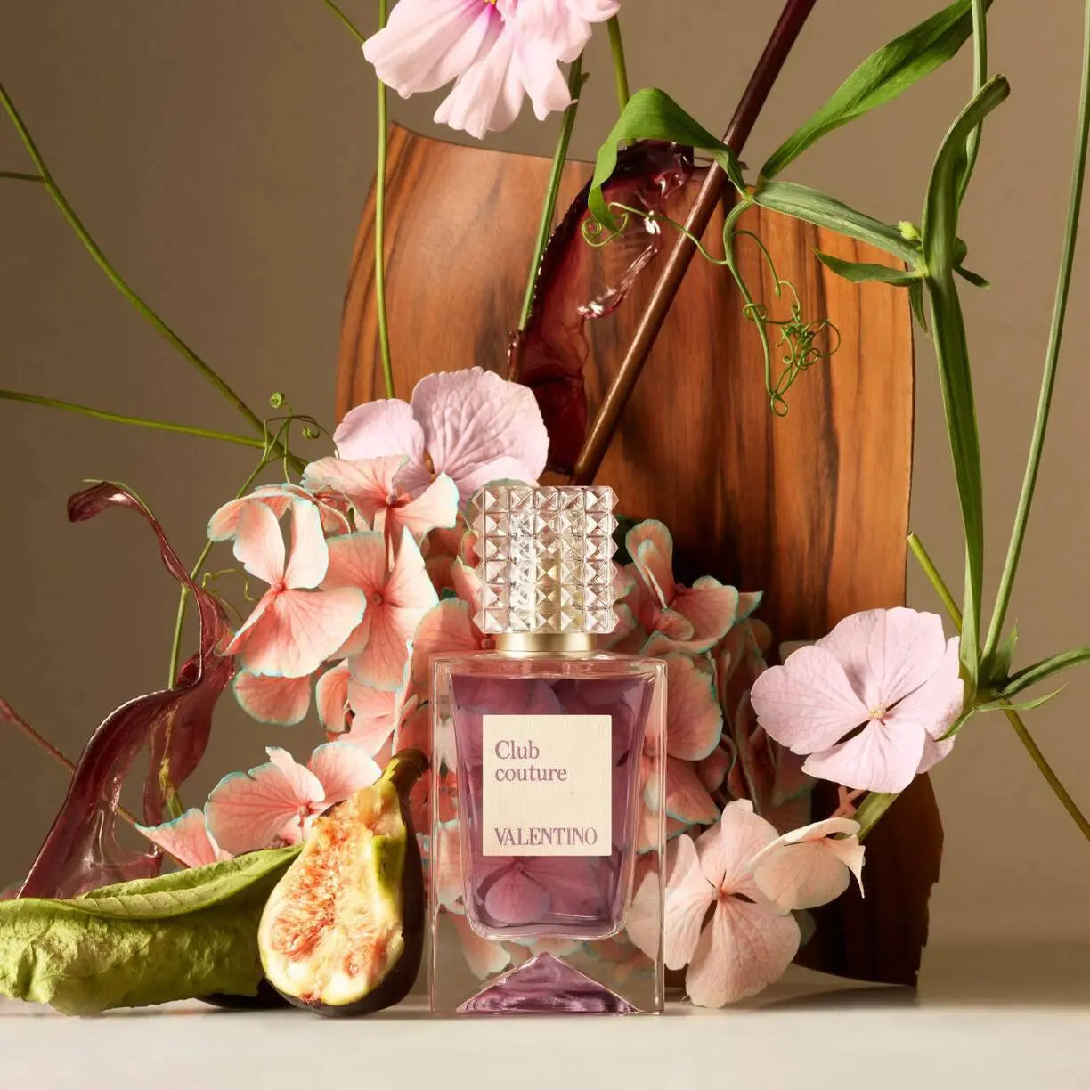 Club Couture Valentino – ניחוח יוניסקס Parfum עם וייב אלגנטי ומודרני